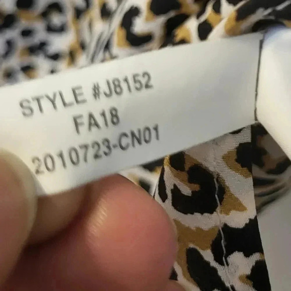 J.Crew 100% Silk Leopard Print Button Down Oversized Blouse(00) - Picture 10 of 10